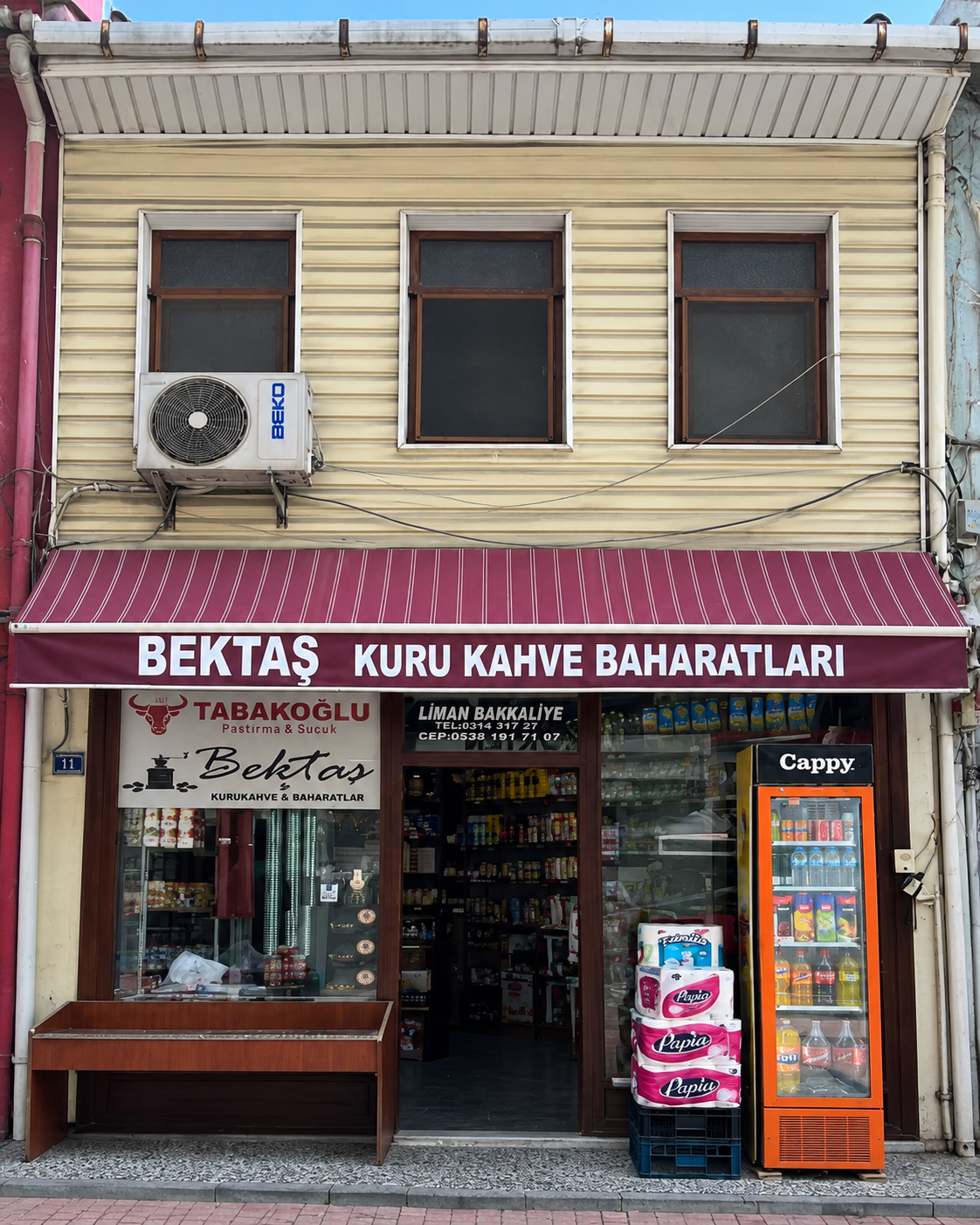 İnebolu'daki Bektaş Kuru Kahve dükkânı